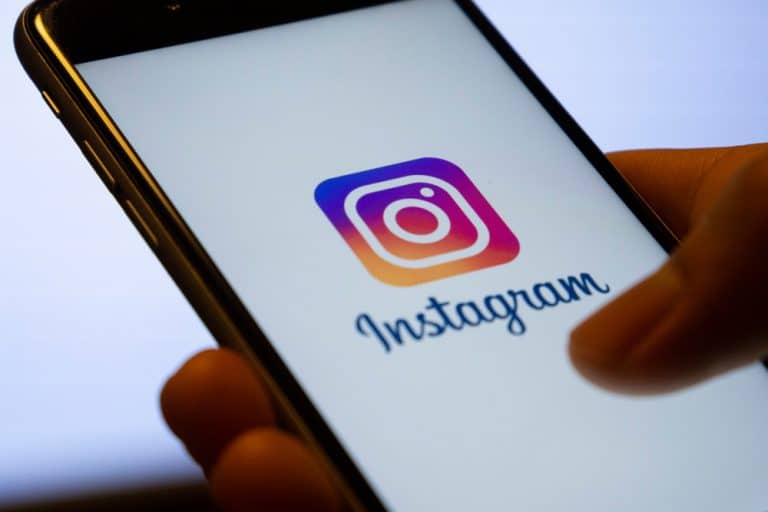 How To Change Language on Instagram? | ITGeared