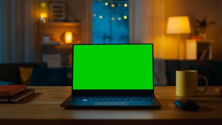 How To Do Green Screen on Instagram | ITGeared