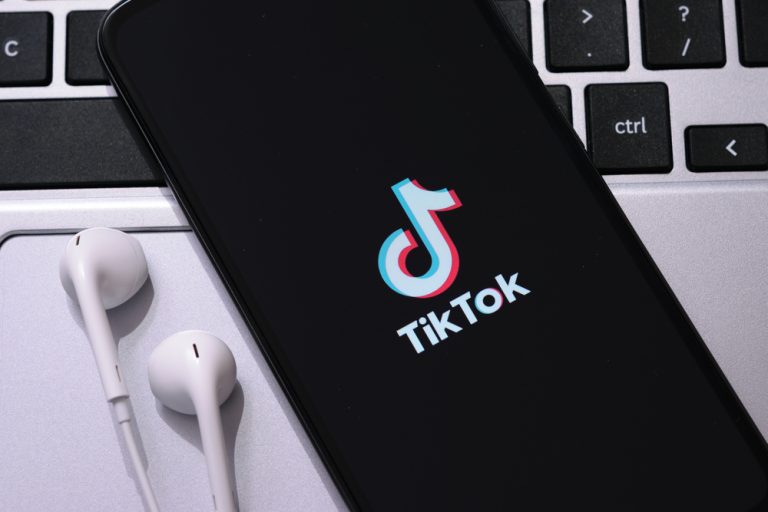 how-to-hide-liked-videos-on-tiktok-itgeared