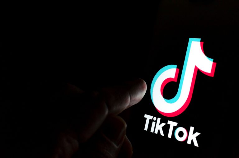 how-to-post-a-private-video-on-tiktok-itgeared