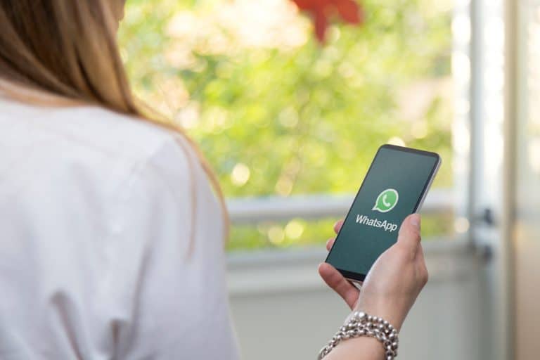 How To Use ManyCam On WhatsApp Video Call ITGeared